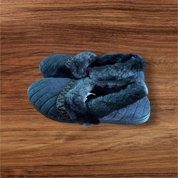 Isotoner Faux Fur Black Slip Cushioned Slipper with Memory Foam Shoes NEW 6.5-7 - Picture 1 of 5